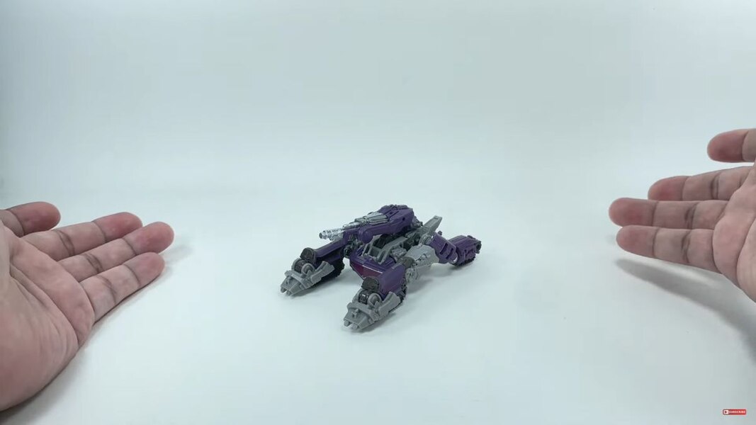 Transformers Studio Series Core Class Shockwave More In Hand Image  (18 of 26)